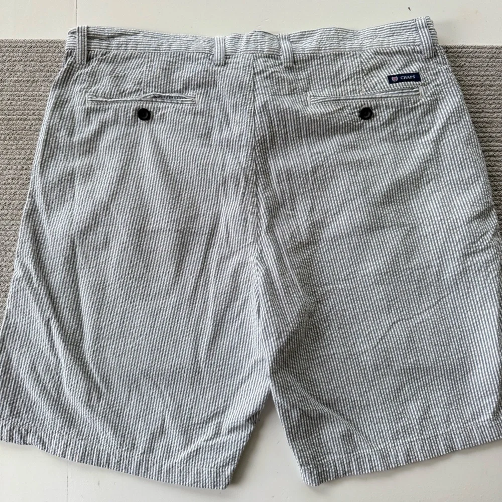 CHAPS Gray White Striped Seersucker Cotton Shorts Size 38 Waist
